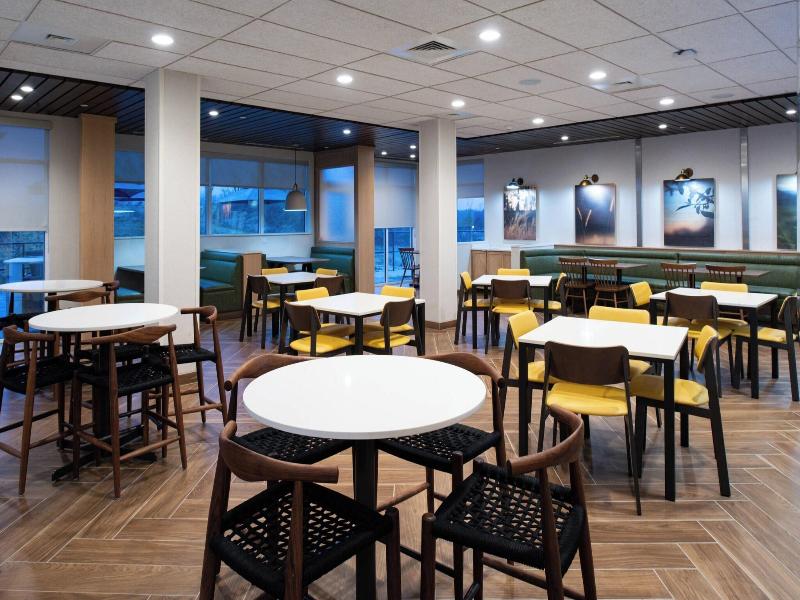 Fairfield Inn & Suites by Marriott Charlotte North image