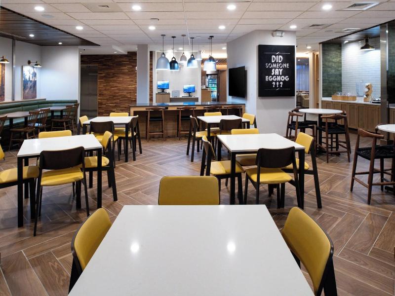 Fairfield Inn & Suites by Marriott Charlotte North image