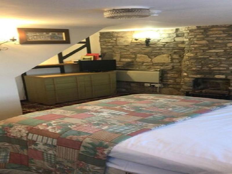 The Pecking Mill Inn image