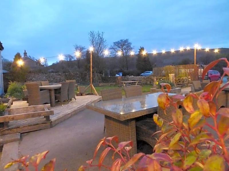 Devonshire Arms Inn image