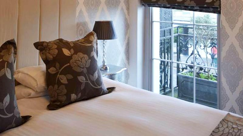 The Crescent Victoria Hotel image