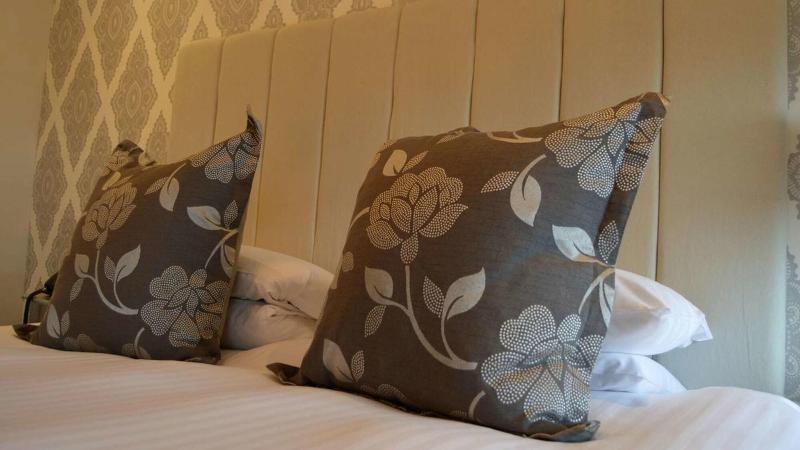 The Crescent Victoria Hotel image