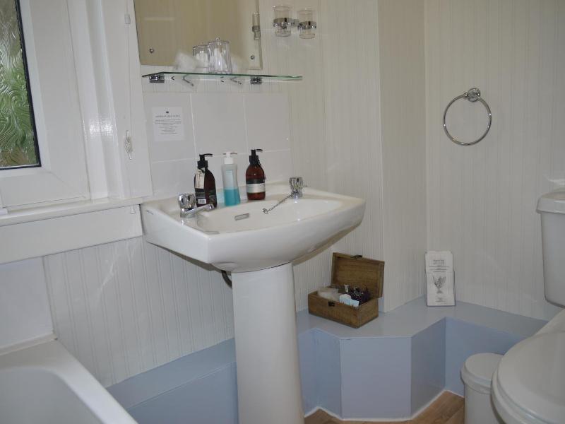 Tigh Na Cheo Guest House image