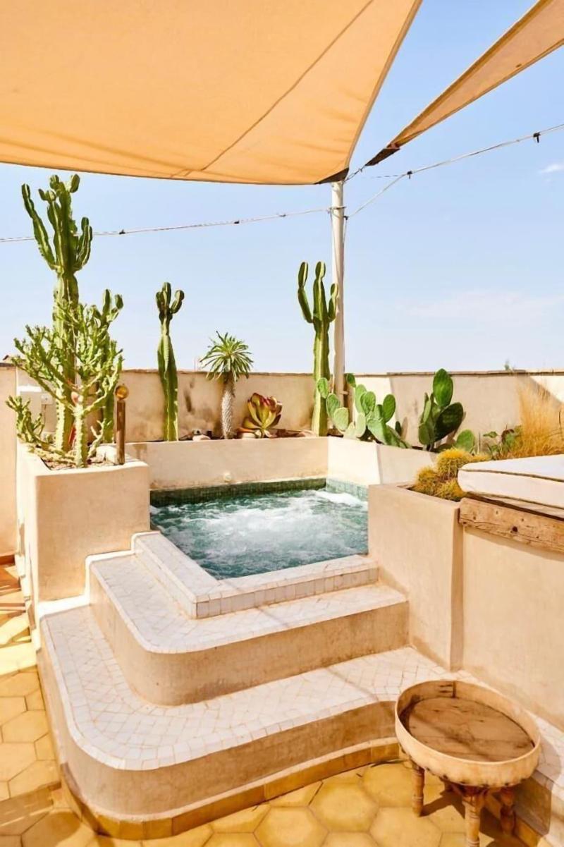 Riad Yasaman image