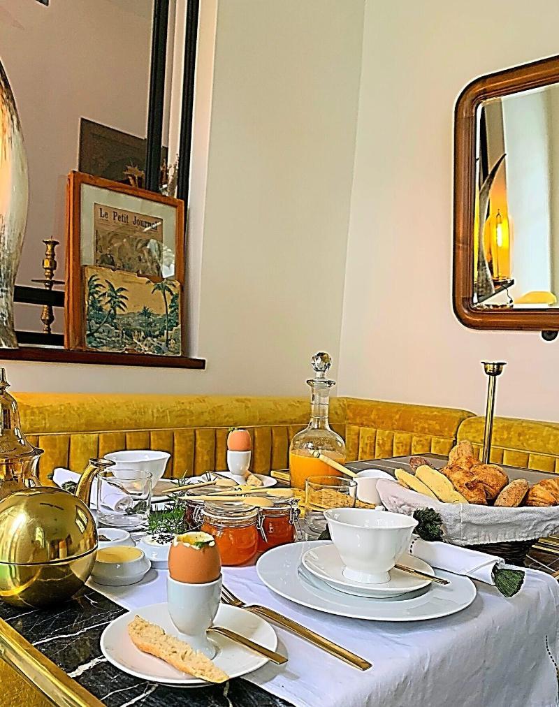 Riad Yasaman image
