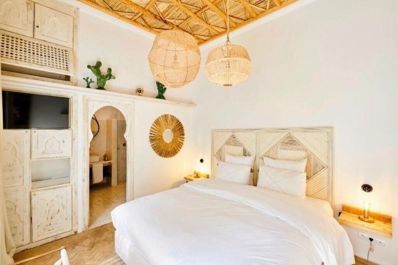 Riad Yasaman image