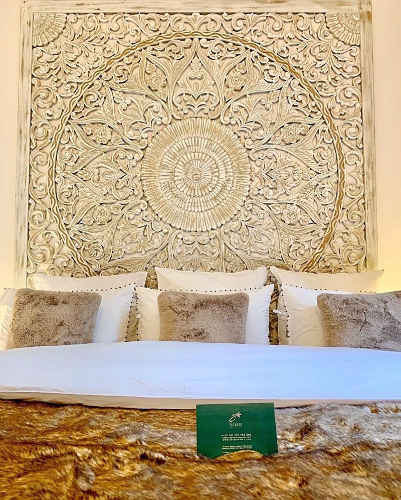 Riad Yasaman image