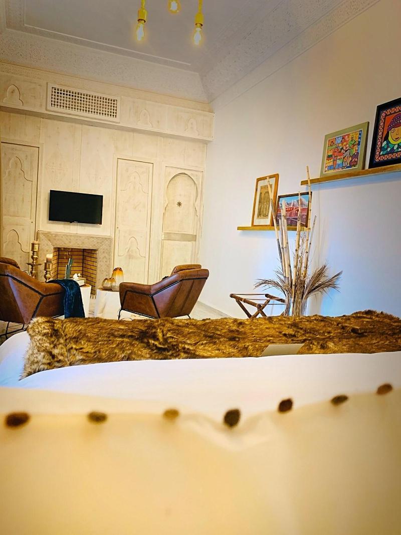 Riad Yasaman image