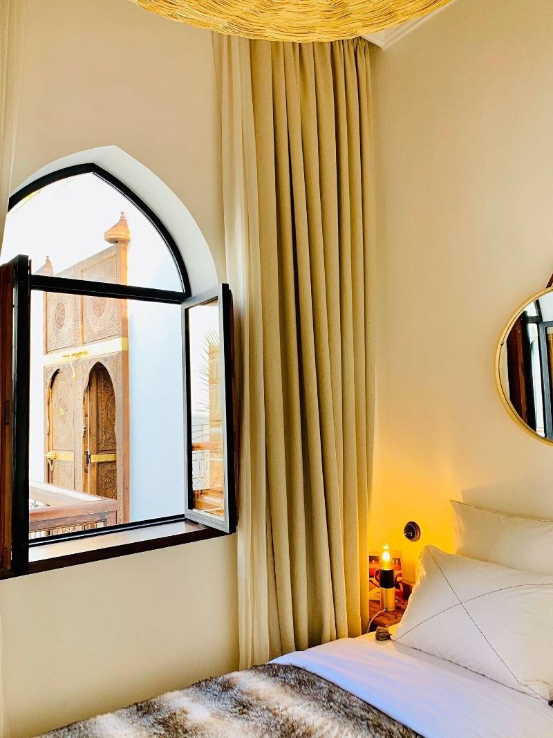 Riad Yasaman image