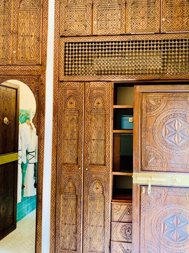 Riad Yasaman image