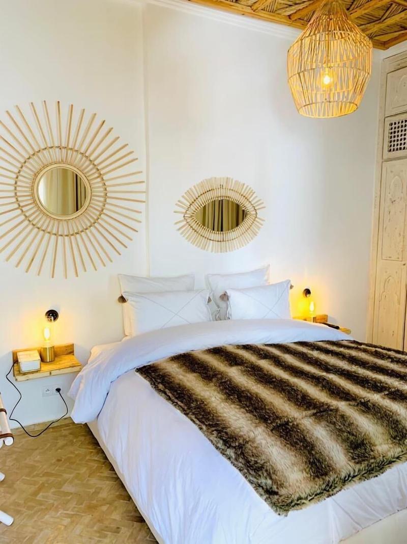 Riad Yasaman image