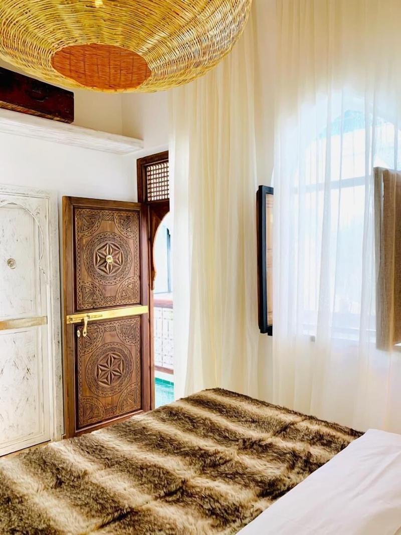 Riad Yasaman image