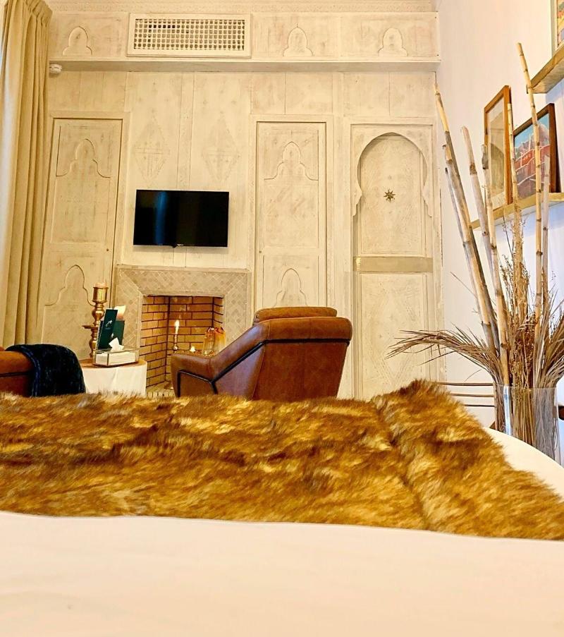 Riad Yasaman image