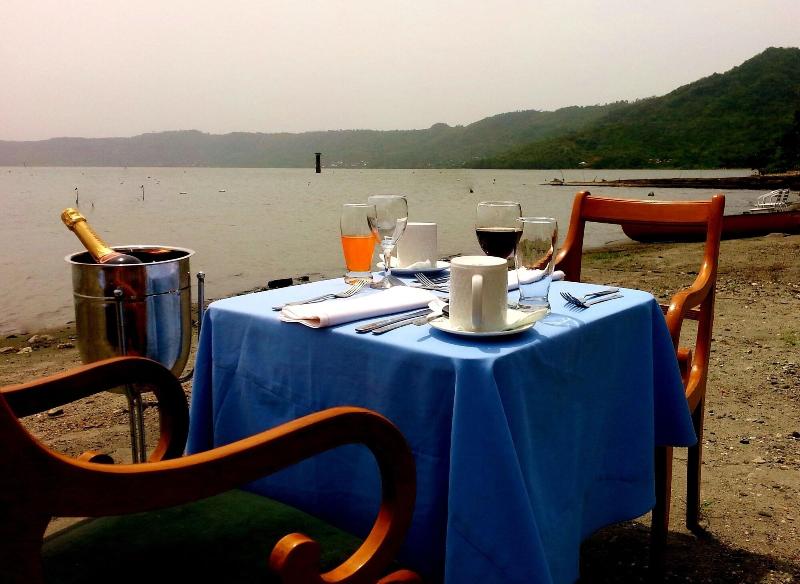 Paradise Resort, Lake Bosomtwe image