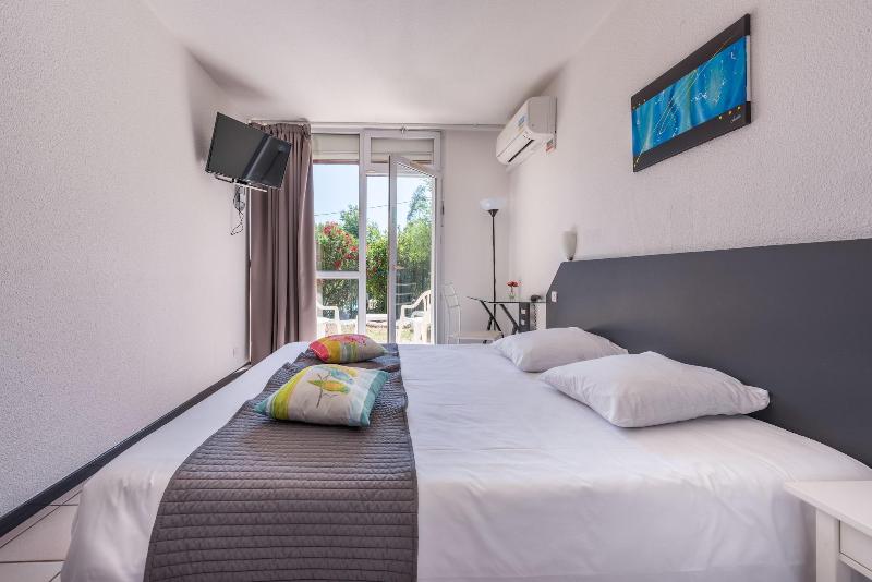 Hotel Le Clos Des Bruyeres image