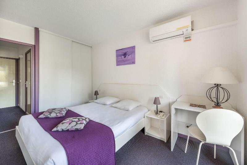 Hotel Le Clos Des Bruyeres image