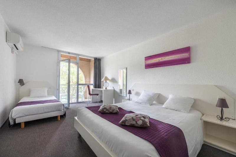 Hotel Le Clos Des Bruyeres image