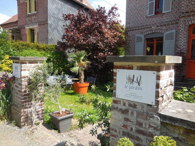 Le Jardin-chambres D'hôtes en Baie image