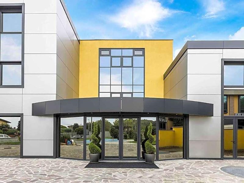 Ferrari Hotel image