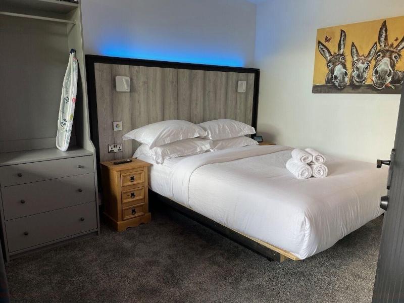 The Waterfront Lodges image