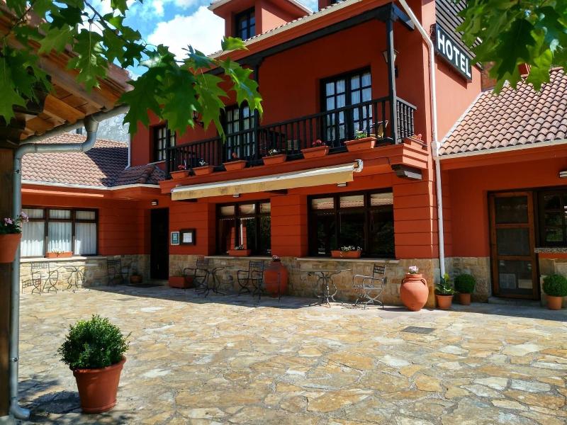 Hotel El Jisu image