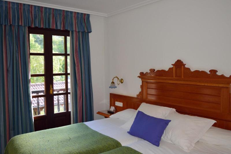 Hotel El Jisu image