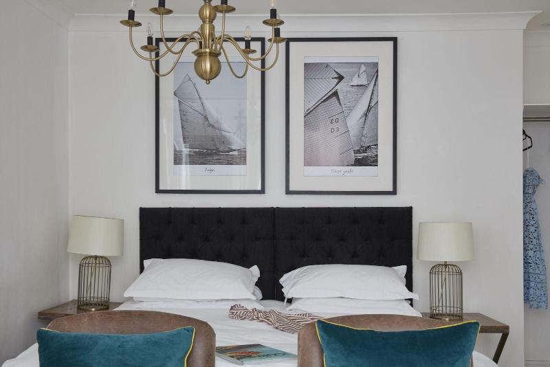 Lyme Townhouse image