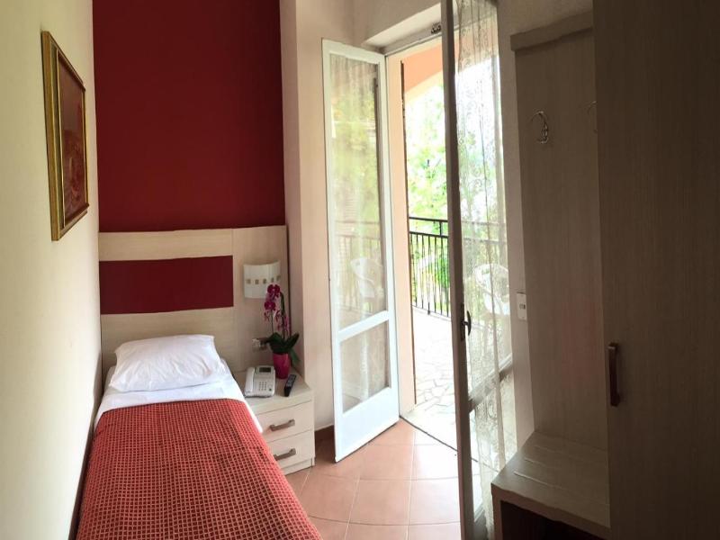 Albergo Riva image
