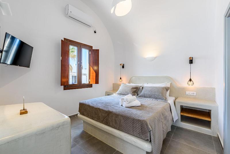 Agia Irini image
