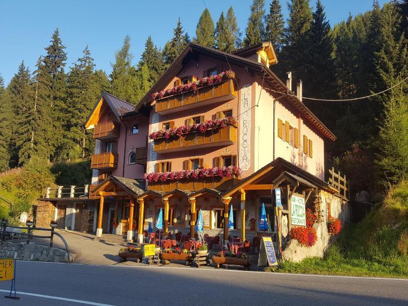 Hotel La Roccia image