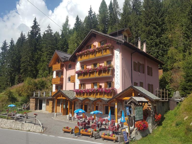 Hotel La Roccia image