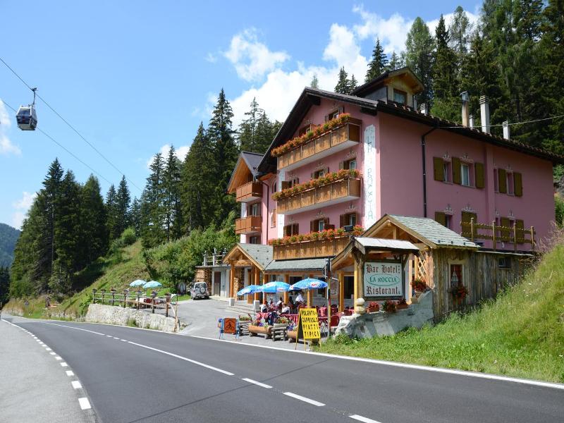 Hotel La Roccia image