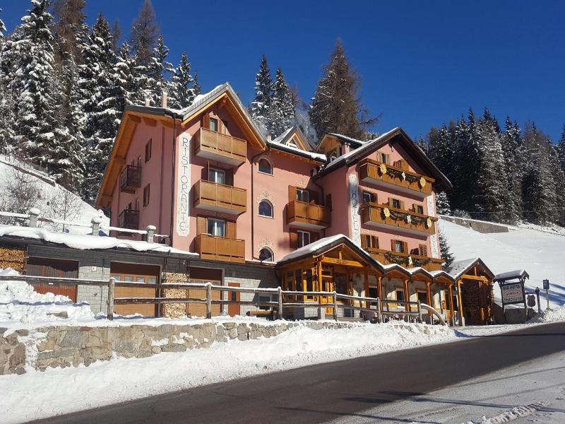 Hotel La Roccia image