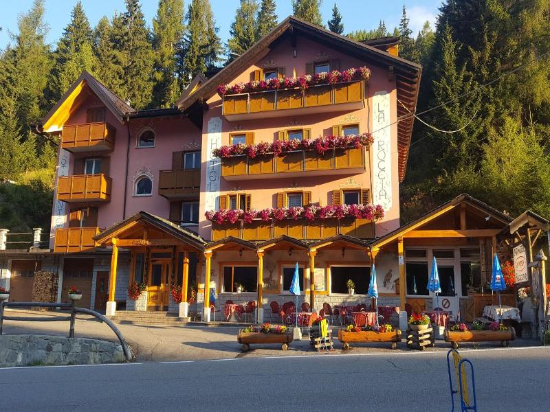 Hotel La Roccia image