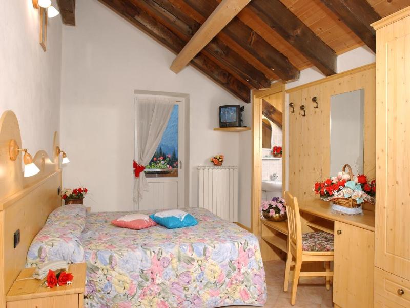 Hotel La Roccia image