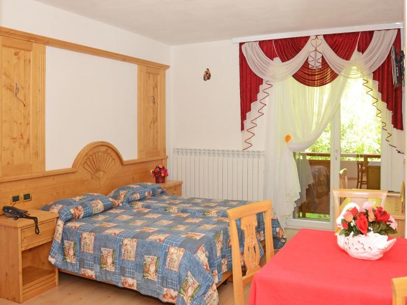 Hotel La Roccia image