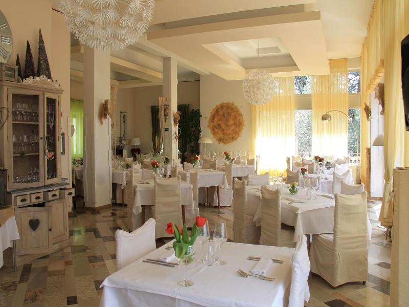 Hotel Ristorante Sole image