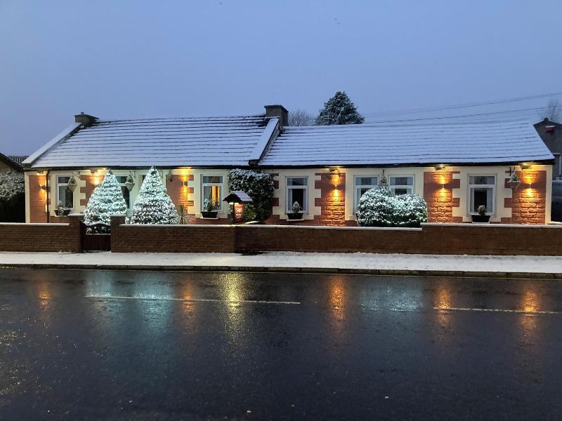 Shawlee Cottage image