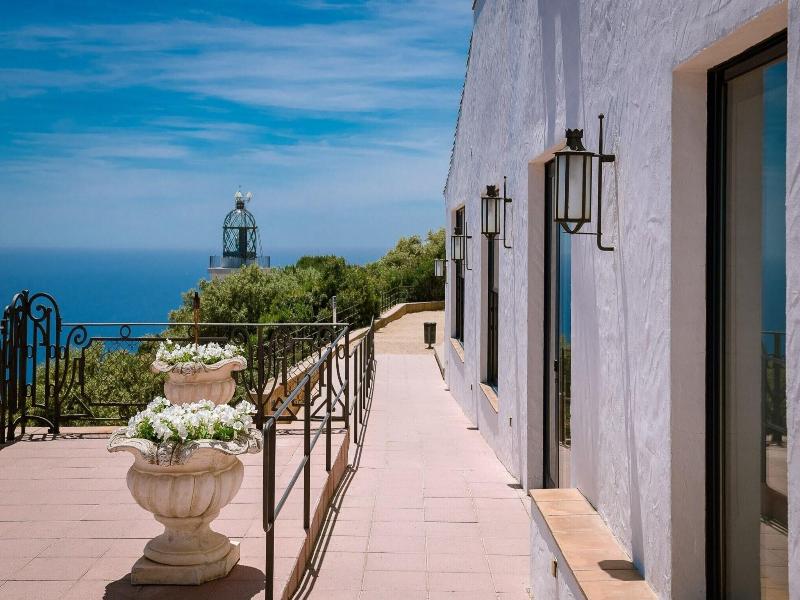 El Far Hotel Restaurant image