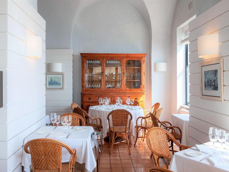 El Far Hotel Restaurant image