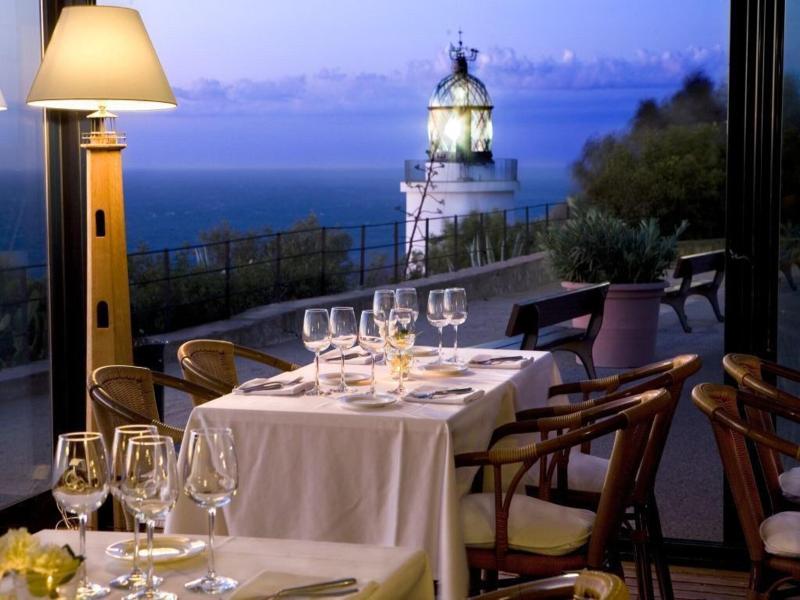 El Far Hotel Restaurant image