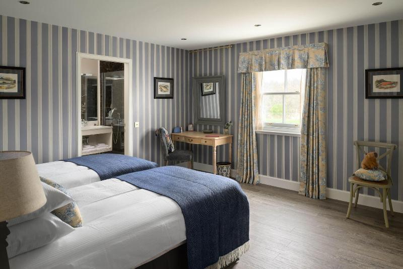 Meikleour Arms Hotel And Restaurant image