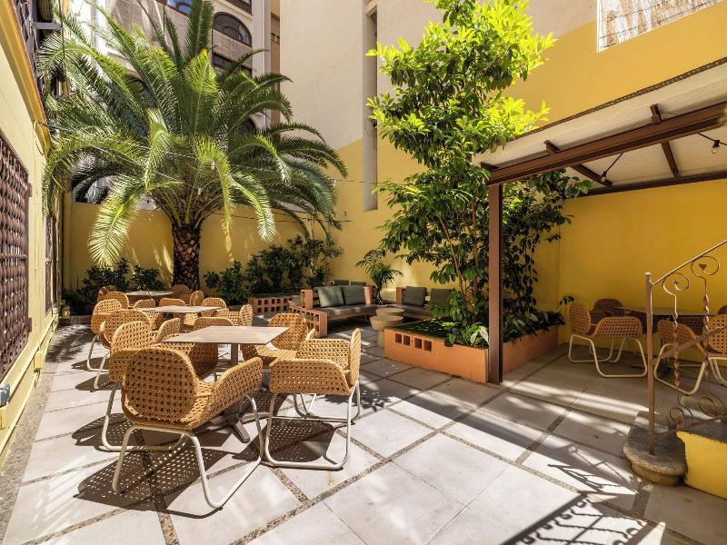 The Loft Hostel Barcelona image