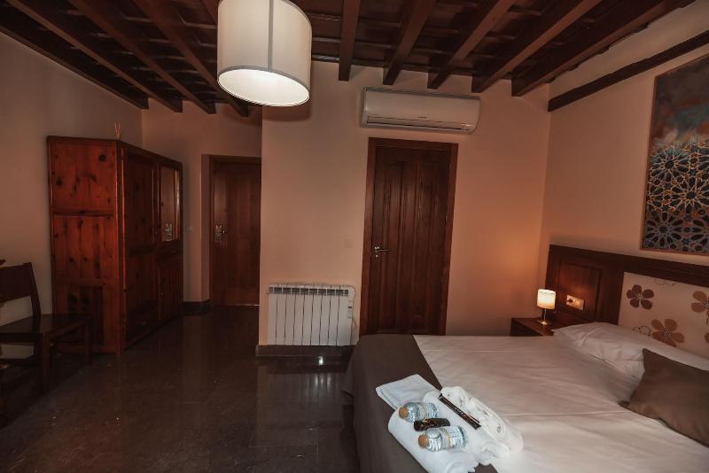 Hostel Mii Mercader De Sedas image