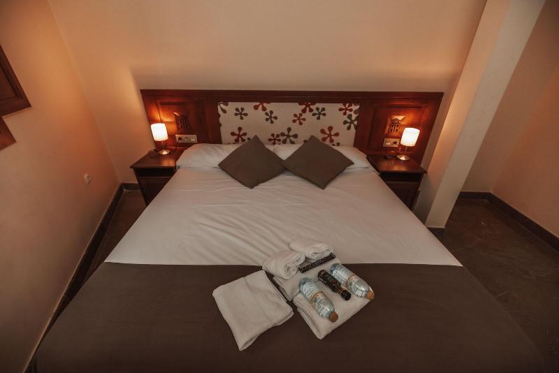 Hostel Mii Mercader De Sedas image