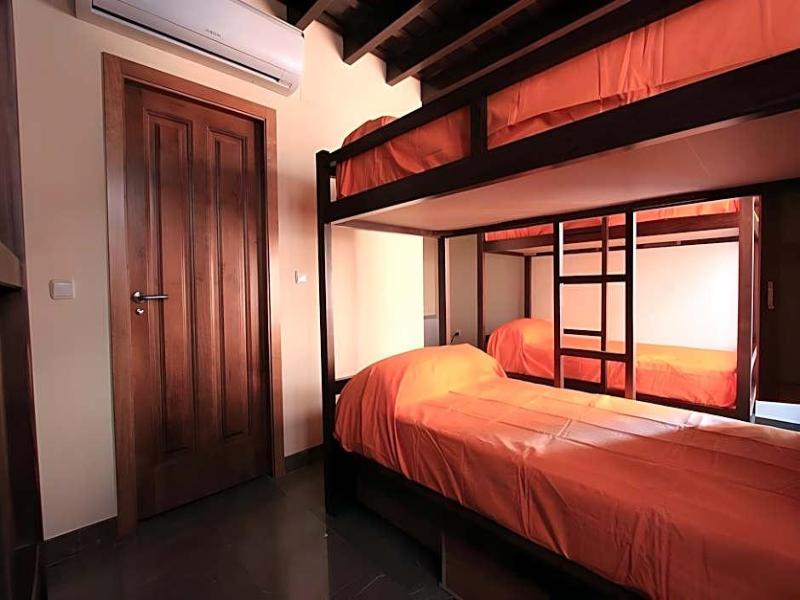 Hostel Mii Mercader De Sedas image