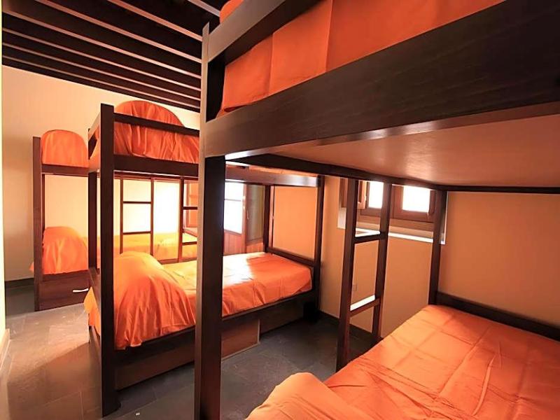 Hostel Mii Mercader De Sedas image