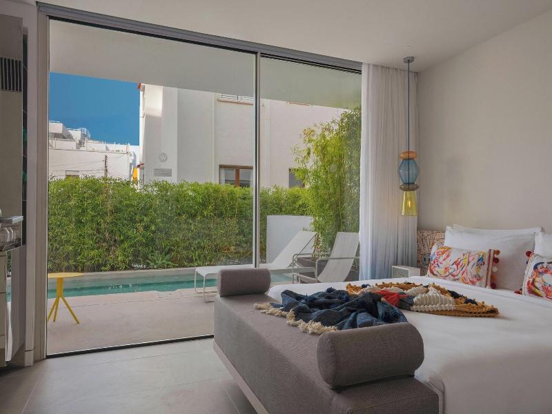 W Ibiza image