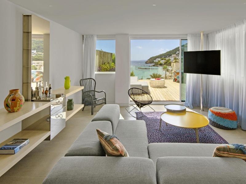 W Ibiza image