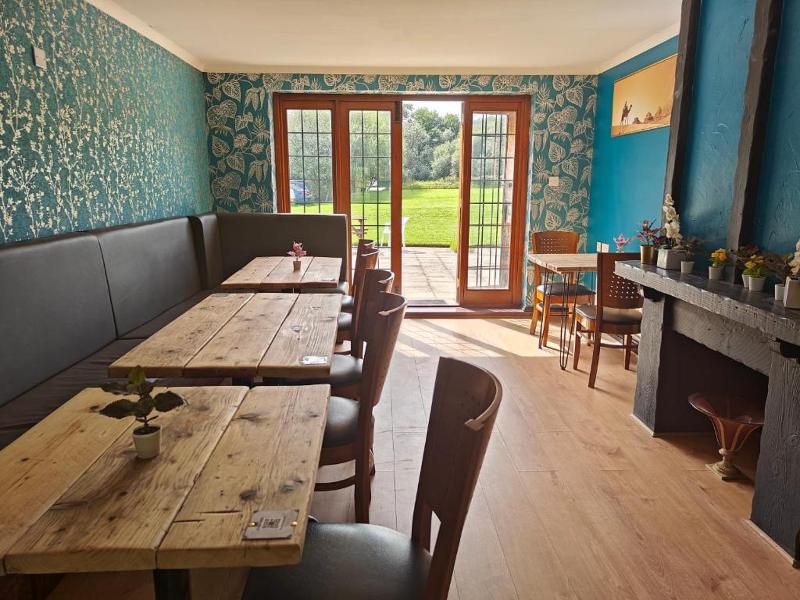 Little Foxes Hotel image